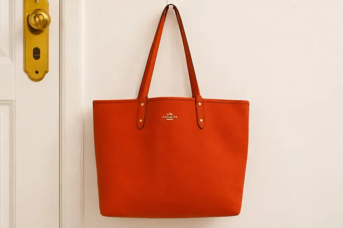 Bolsa Coach rosa dupla face original, em couro