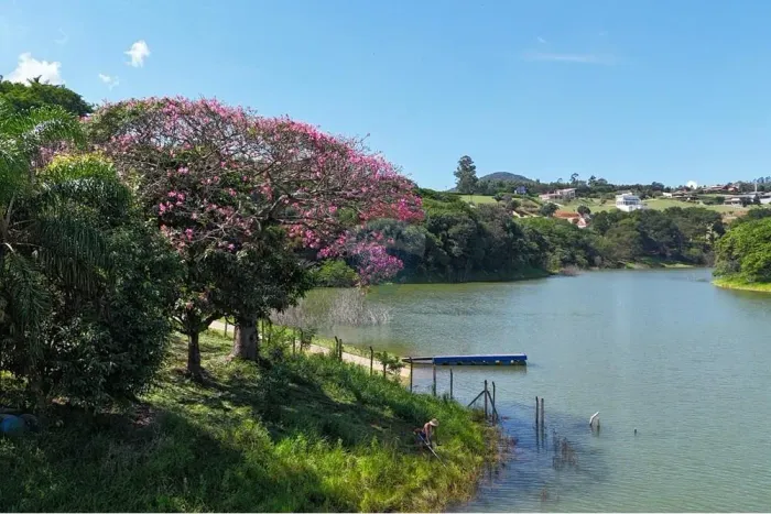 Terreno em condomínio na represa Jaguari, com acesso a água (Bragança, Vargem, Joanópolis,