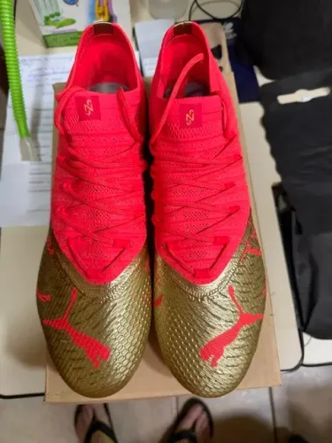 CHUTEIRA DE CAMPO PUMA FUTURE Z 1.4 NJR FG/AG - TAMANHO: 43