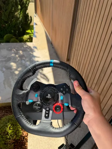Volante e pedal Logitech G29