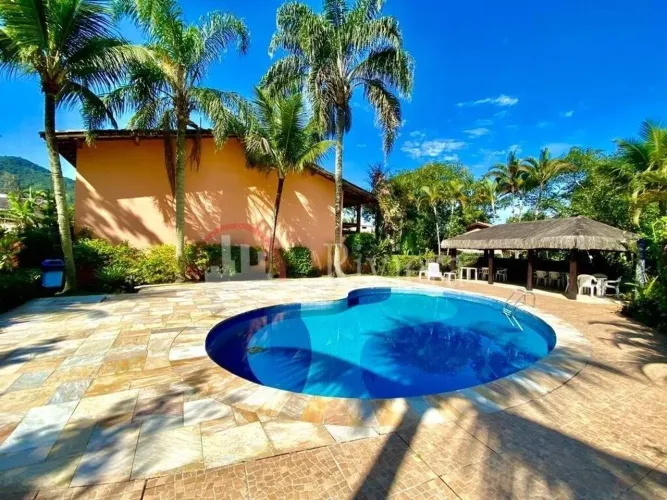 Linda Casa a Venda na Praia de Barra do Una em Condomínio Fechado com Escritura Definitiva