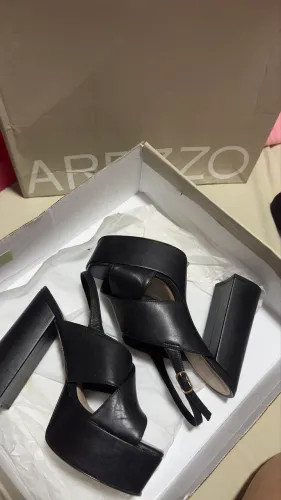 Sandália Arezzo
