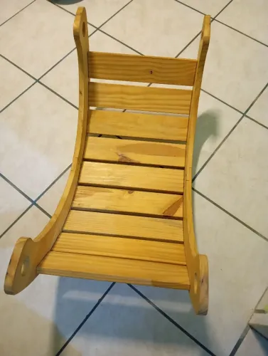 Gangorra Pikler, ideal para crianças em desenvolvimento, equilíbrio e autonomia.