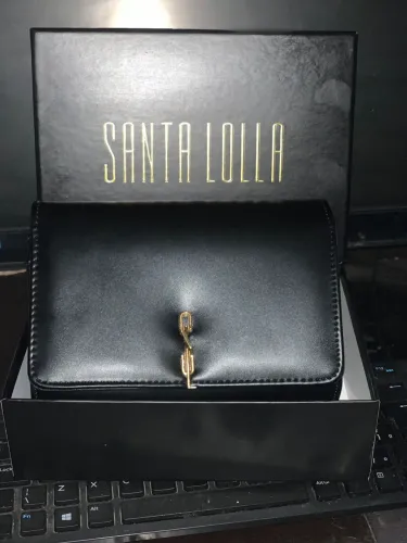 Santa Lolla - Bolsa Feminina Santa Lolla Pequena Preta Alça Transversal