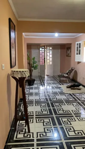 Casa com garagem + espaço comercial no São Francisco. More e empreenda no mesmo lugar