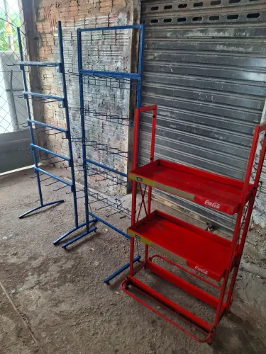 150$ expositor para comércio.