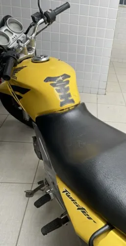 Honda Twister 250cc 2008 - Amarela