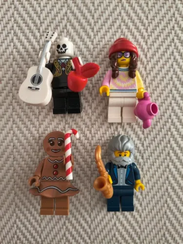 Lote Lego minifiguras com acessórios - original