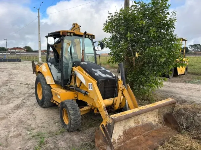 Retroescavadeira Caterpillar 416E