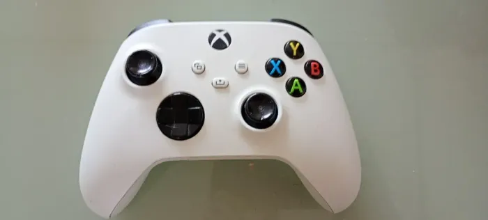 Controle ps4 e controle Xbox One ambos com defeito.