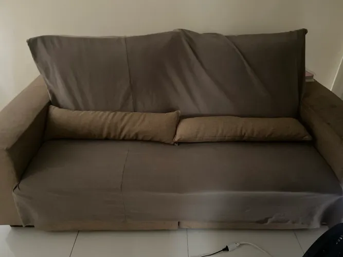 Sofá três lugares