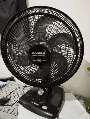 ventilador Mondial Super Power 6 astas .So dos mese de uso