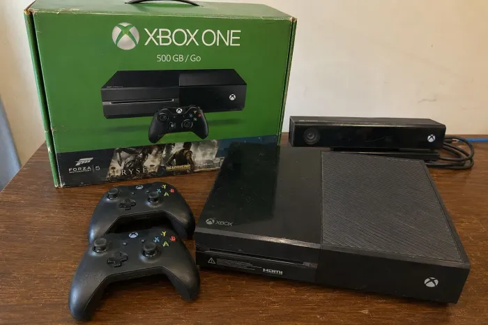 ? XBOX ONE FAT 500GB COMPLETO + KINECT + 2 CONTROLES + 8 JOGOS + FONE ORIGINAL ?