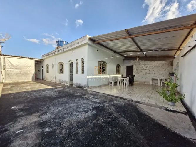 CASA A VENDA B. ICARAI 03 QUARTOS, SALA, COZINHA, VARANDAS, 05 VAGAS E QUINTAL