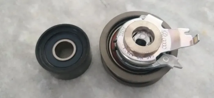 Kit polia e tensor da correia dentada do up novas 