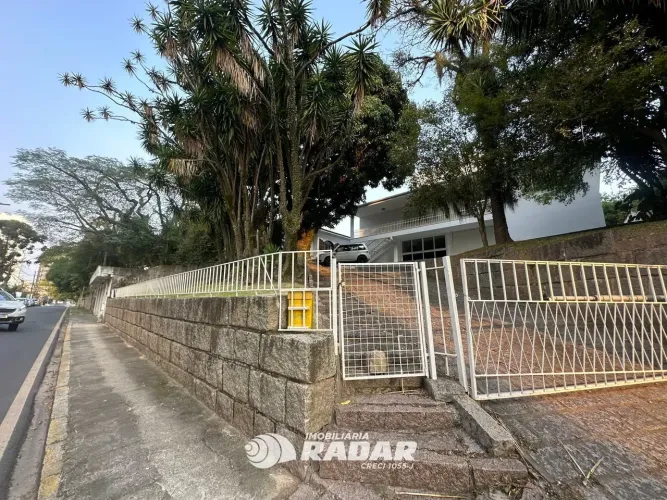 Casa Comercial Ampla no Centro de Tubarão/SC