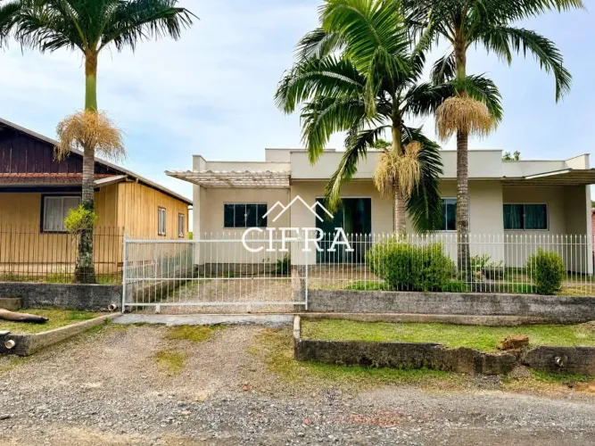 Casa Geminada - Aluguel - 03 dormitórios - 84m2 - Rua Pedro Bittencourt - Navegantes - Rio