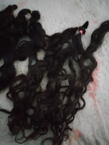 Vendo cabelo de verdade.usei apenas 1 vez.comprei por 1.500 e estou vendendo por 400