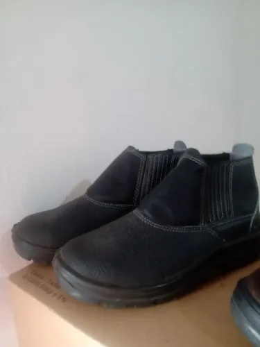 Bota segurança Tam 41 pegar Havan ou posto canaã 