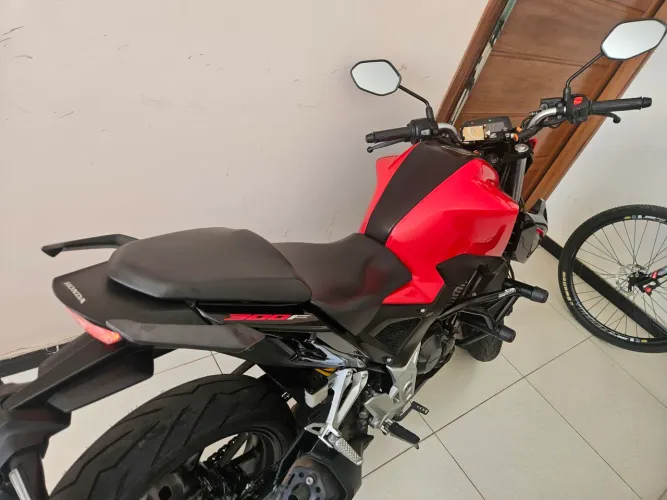 VENDO HONDA CB 300F TWISTER