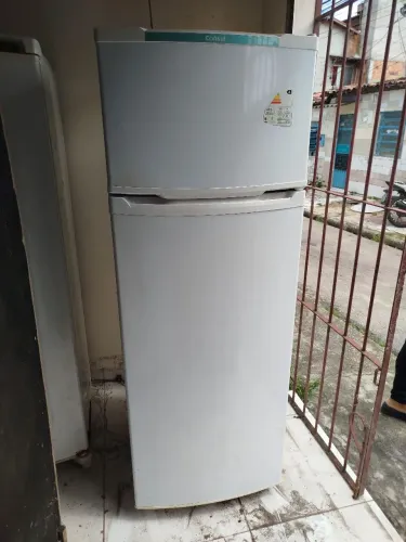 GELADEIRA EM ÓTIMO ESTADO 