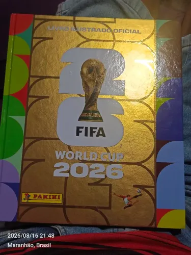 Álbum Da Copa Original Panini (Neymar, Cr7, Messi + 2 Legends
