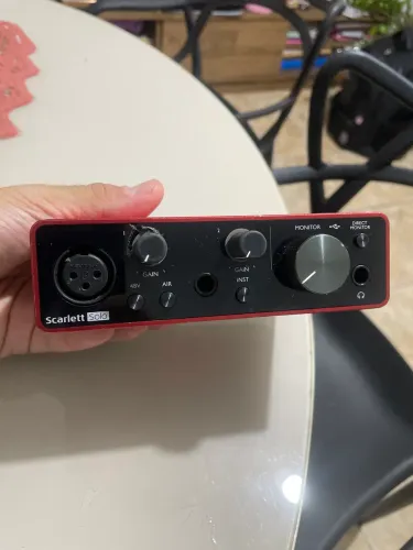 Interface de áudio Scarlett focusrite
