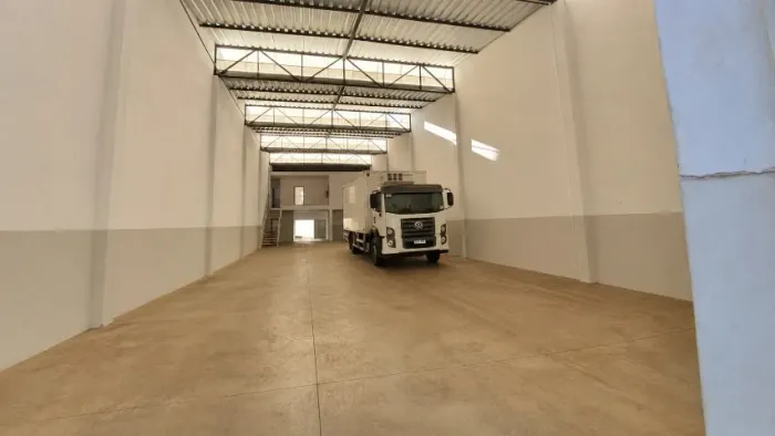 Galpão Comercial 405m² no Parque Santa Hilda em Franca/SP