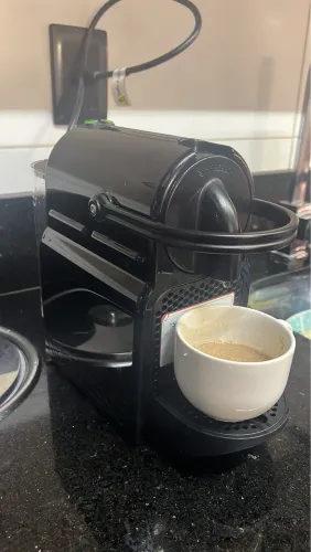 Cafeteira NESPRESSO