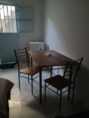 Suite para moça , próximo ao centro de Guarulhos , mobiliado incluso água e luz