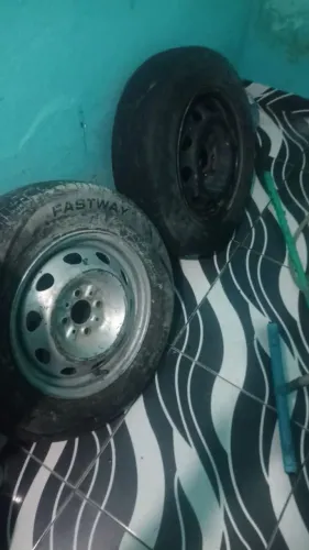 4 Aros com pneus da Fiat 