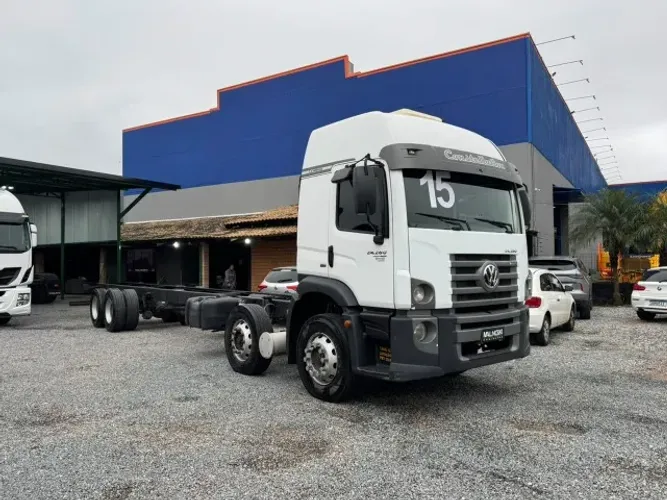 VOLKSWAGEN 24.280 8X2 2015 