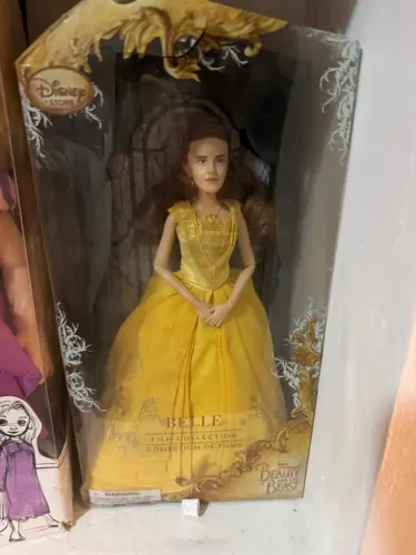 Boneca bela edição colecionador 