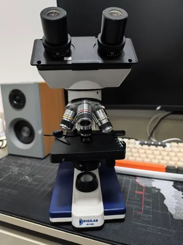 Microscópio biológico Digilab DI-116b