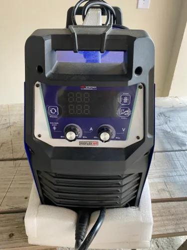 Máquina de solda nova