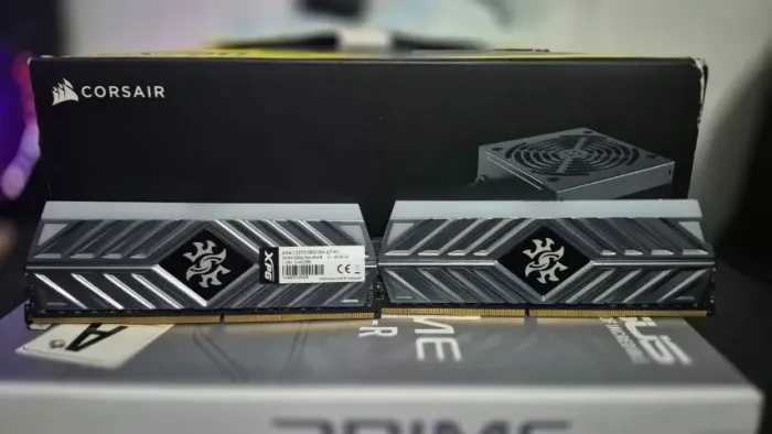 Memórias RAM XPG D41 RGB 16GB DDR4 3200 8X2