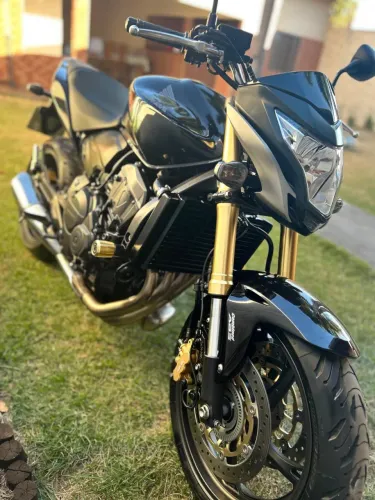 Hornet ano 2013 muito nova extra