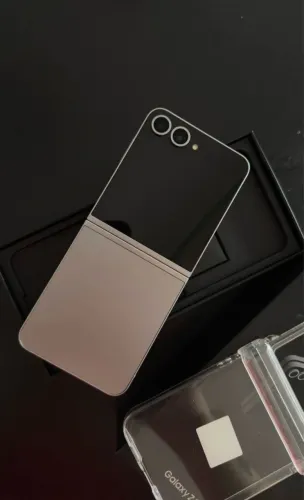 SAMSUNG GALAXY ZFLIP 6