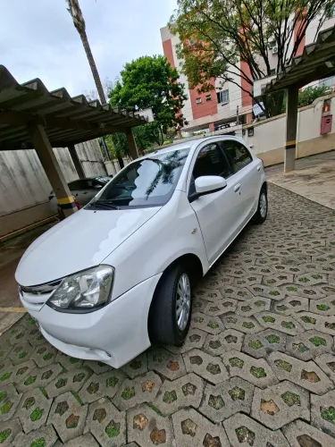 Toyota Etios XLS 1.5 Flex 16V 5P Mec. 2014