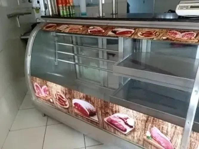 Balcão frigorífico com gancheira 100% inox 4m
