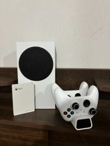 Xbox Series S + HD de 1 TB + 2 controles