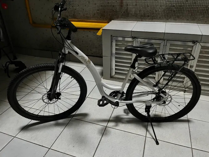 Vendo bicicleta Aro 29 Alumínio Rava semi nova (usada 5x) com cesta e sino