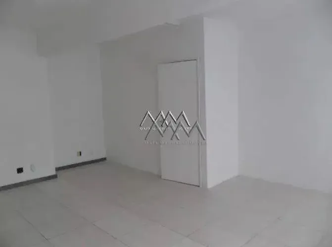 Sala à venda no Lourdes com 70m²