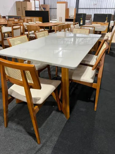 Mesa de Jantar com 6 cadeira