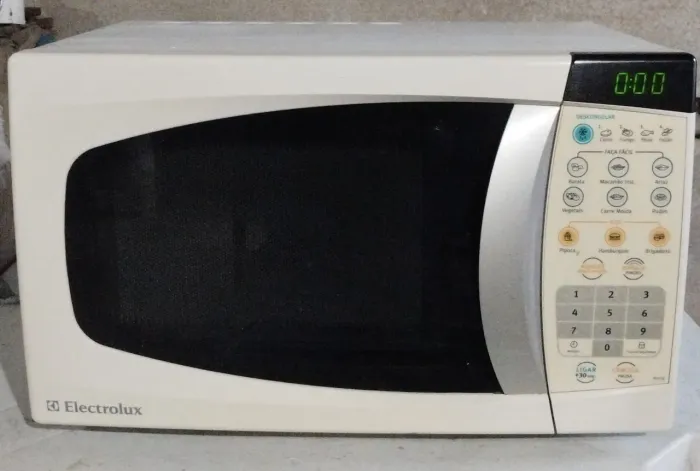 Microondas Eletrolux 20 litros Toop
