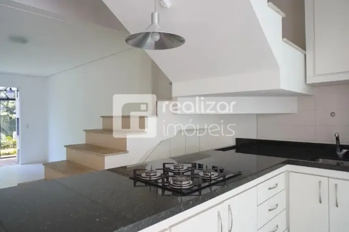 Casa em Condominio 3 Dormitórios, Lagoa da Conceição - Florianópolis.