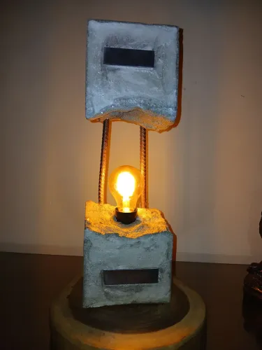 Luminária industrial estilo contemporânea.
