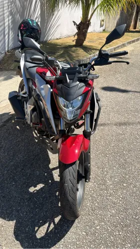 Vendo/Passo Financiamento - Twister 300f, 2026, aceito troca.