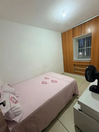 QUARTO MOBILIADO PARA MULHERES - IMBUI