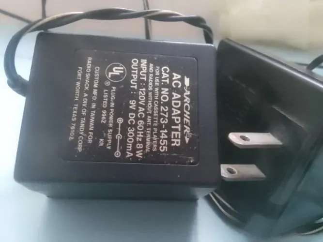 ARCHER AC ADAPTER, INPUT:120V AC 60Hz 8 W, OUTPUT: 9V DC 300mA, MADE IN TAWAN